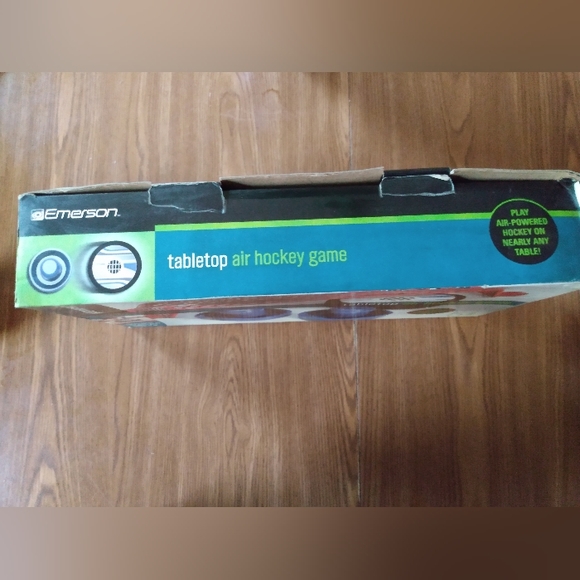 Tabletop air hockey game - Picture 5 of 6